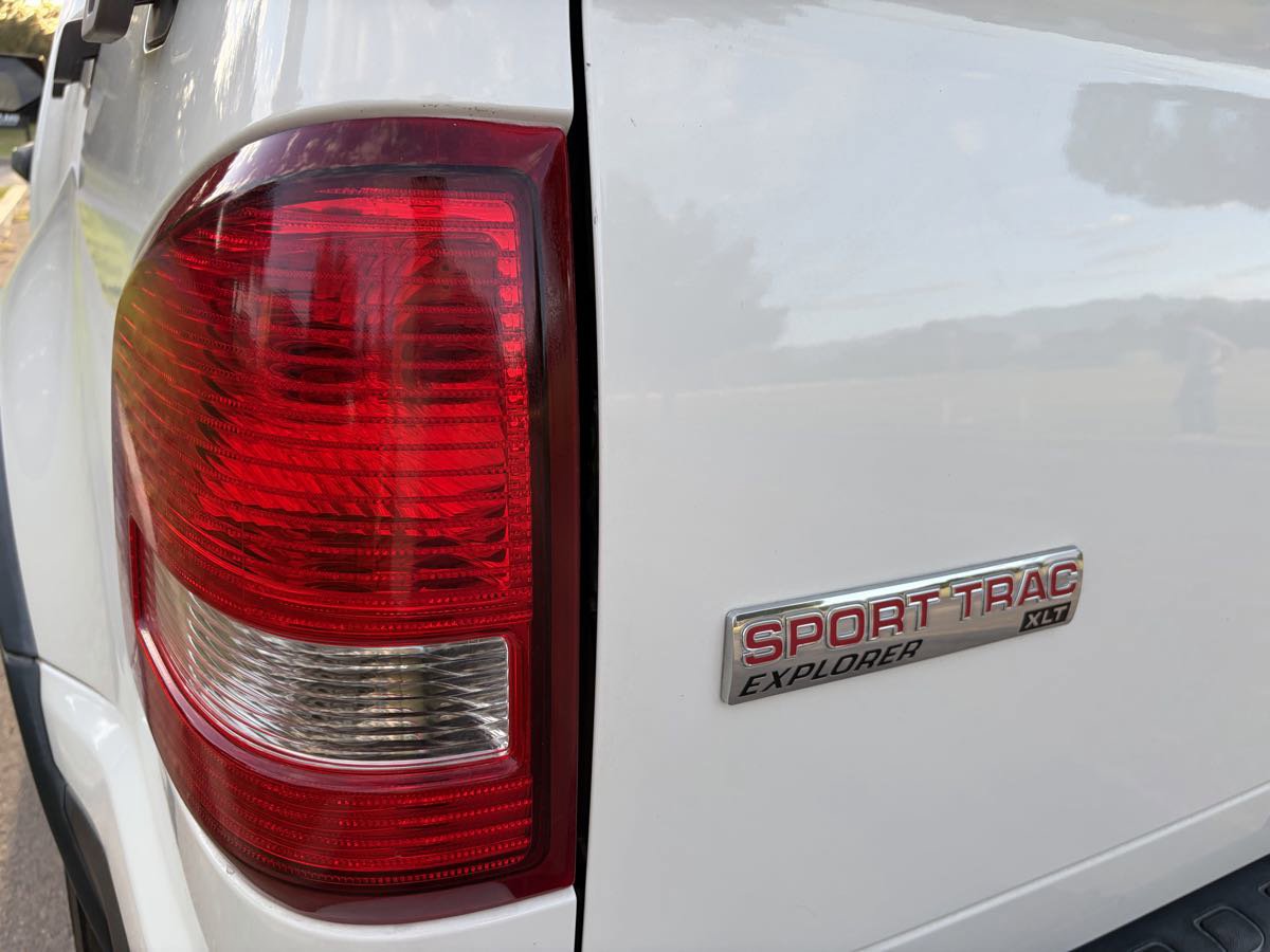 Used 2008 Ford Explorer Sport Trac XLT RWD image 6