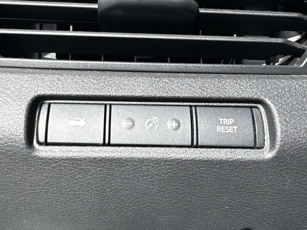 Used 2024 Nissan Altima 2.5 SV FWD image 17