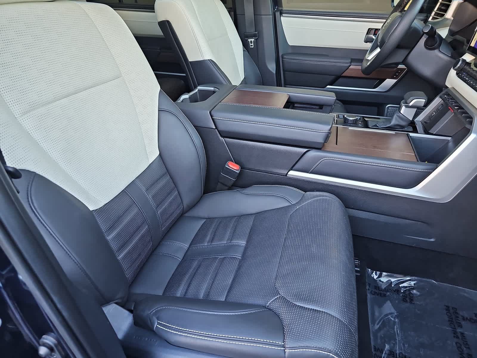 Used 2025 Toyota Sequoia Capstone AWD/4WD image 18