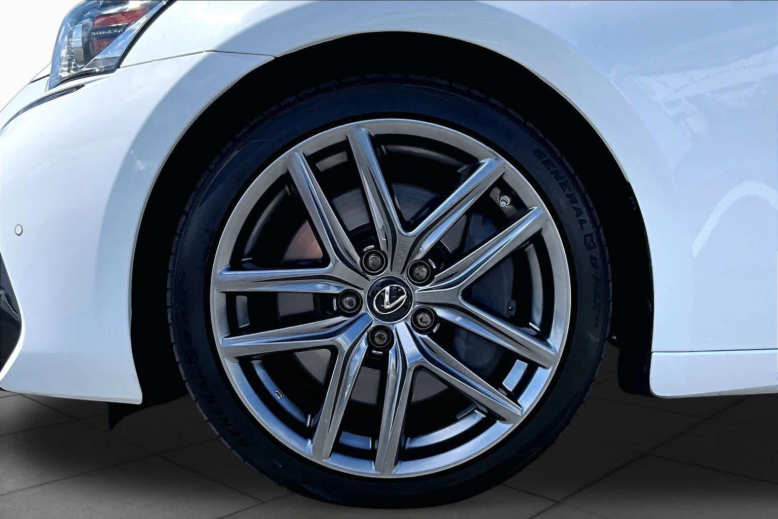 Used 2020 Lexus IS 350 F Sport w/ F Sport Package AWD/4WD image 11