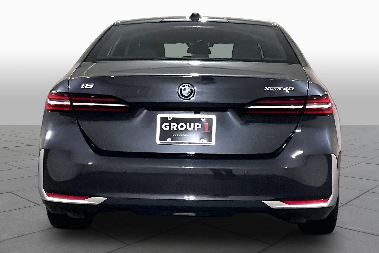 Used 2026 BMW i5 eDrive40 w/ Premium Package AWD/4WD image 4