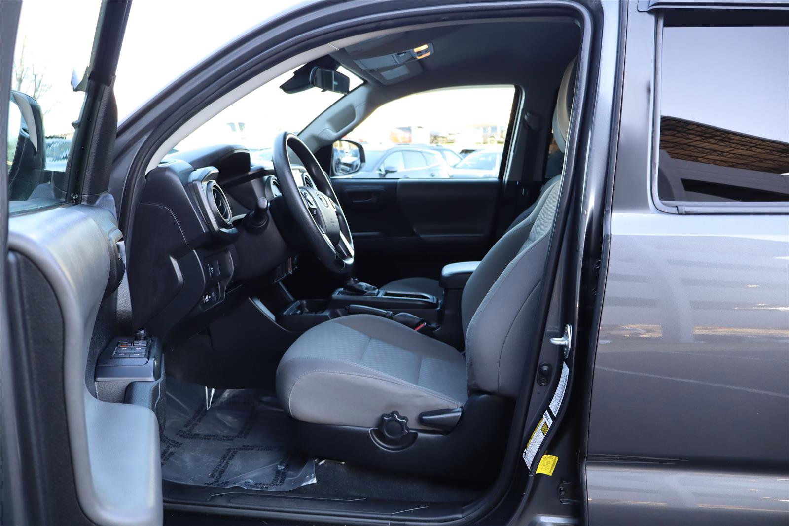 Used 2021 Toyota Tacoma SR AWD/4WD image 11