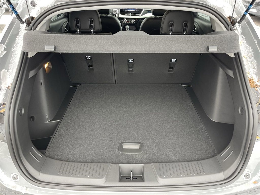 New 2026 Chevrolet Trax LT w/ Sunroof Package image 23