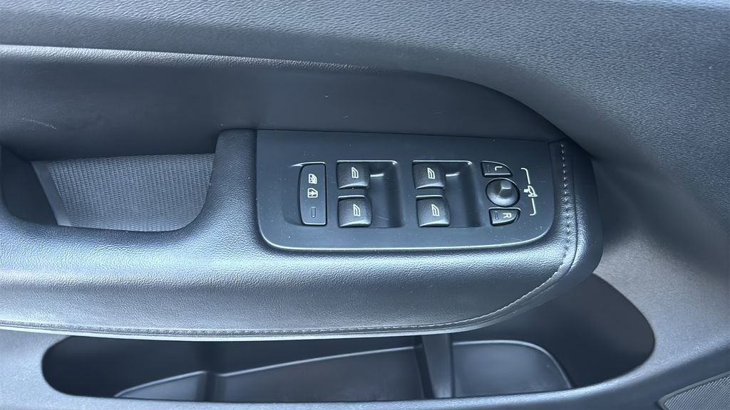 Used 2024 Volvo XC60 B5 Plus w/ Protection Package Premier image 12