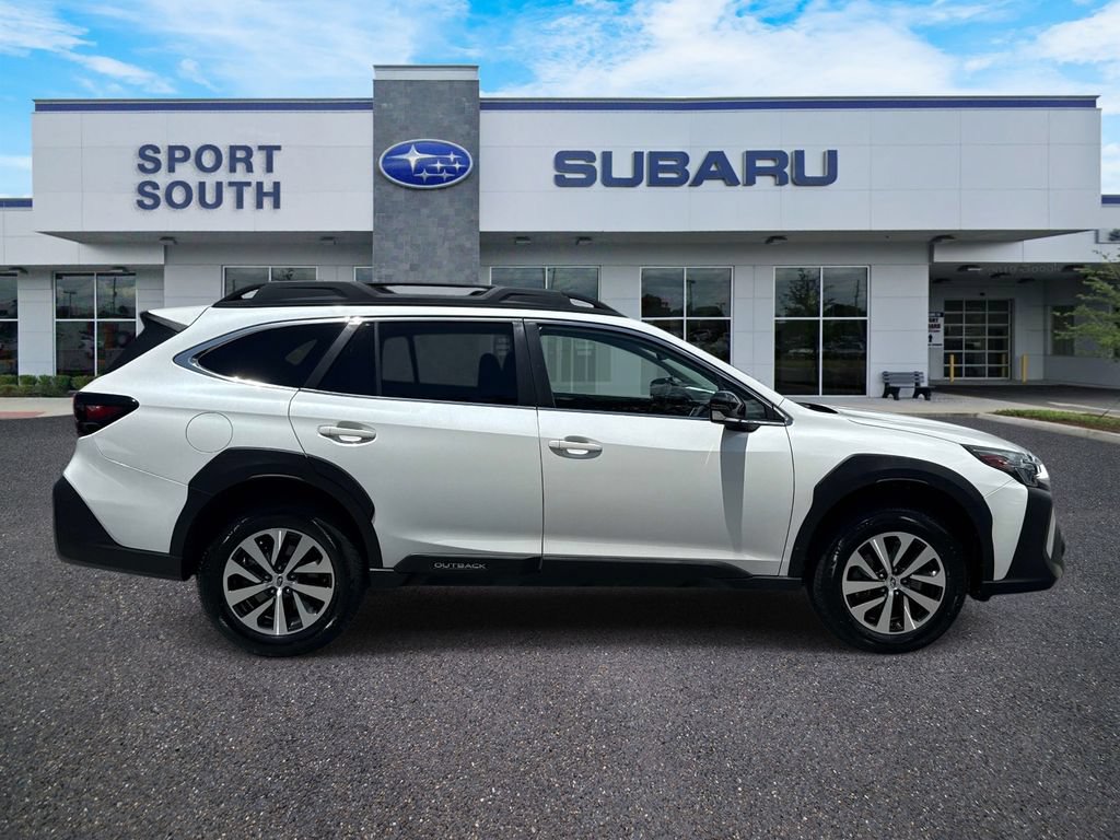 Used 2024 Subaru Outback Premium AWD/4WD image 2