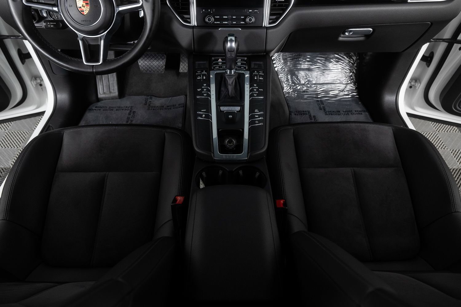 Used 2018 Porsche Macan image 40