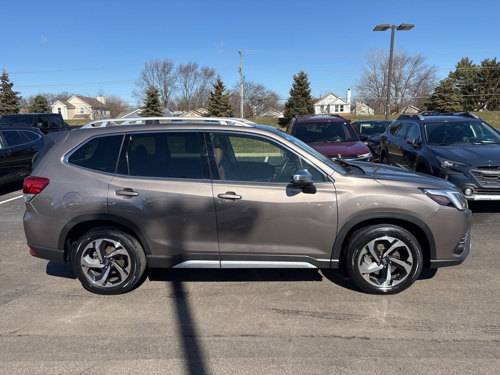 Used 2023 Subaru Forester Touring image 2