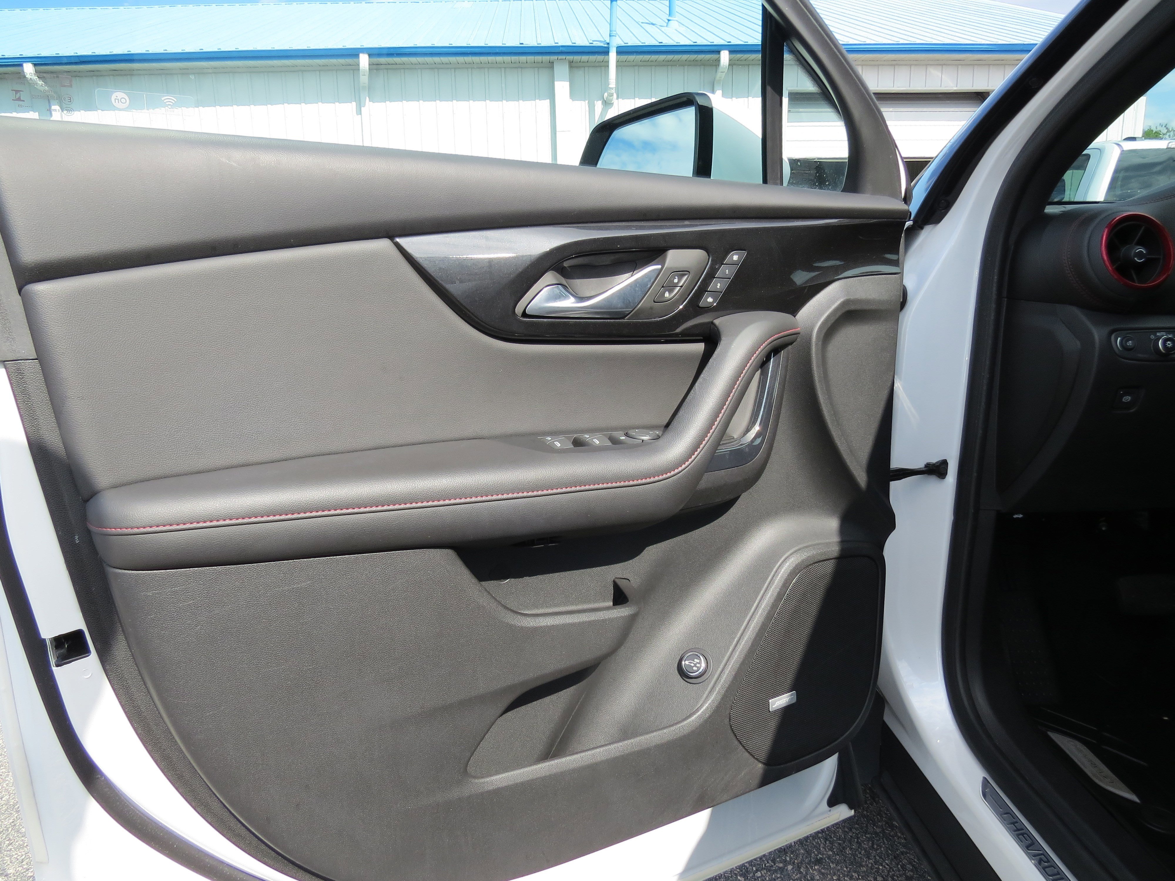 Certified 2023 Chevrolet Blazer RS w/ Driver Confidence II Package image 17