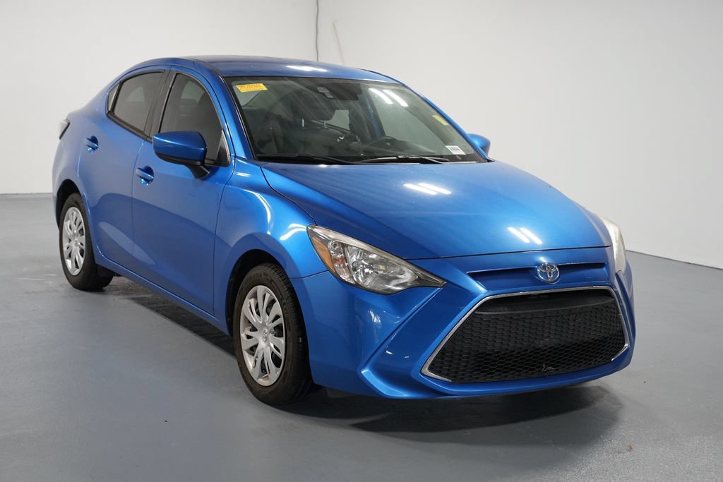 Used 2019 Toyota Yaris L FWD image 3