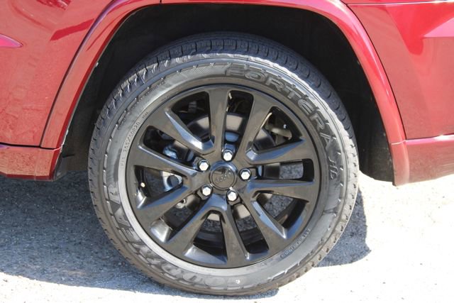 Used 2021 Jeep Grand Cherokee Laredo X image 6