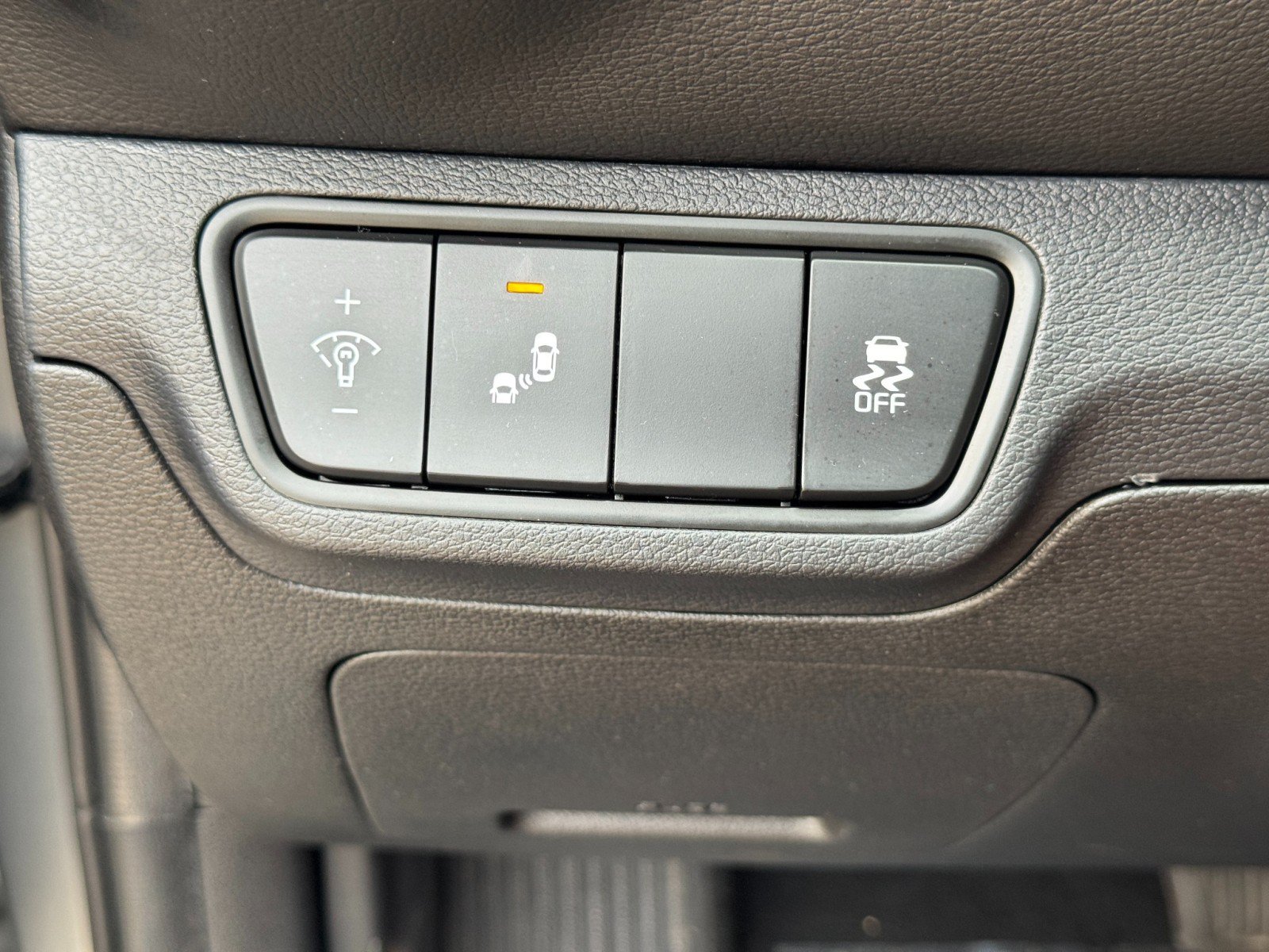 Used 2023 Kia Forte LXS w/ LXS Technology Package FWD image 16