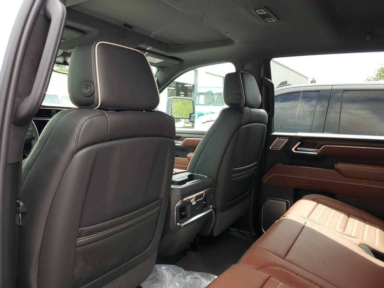 New 2026 GMC Sierra 3500 Denali Ultimate AWD/4WD image 11