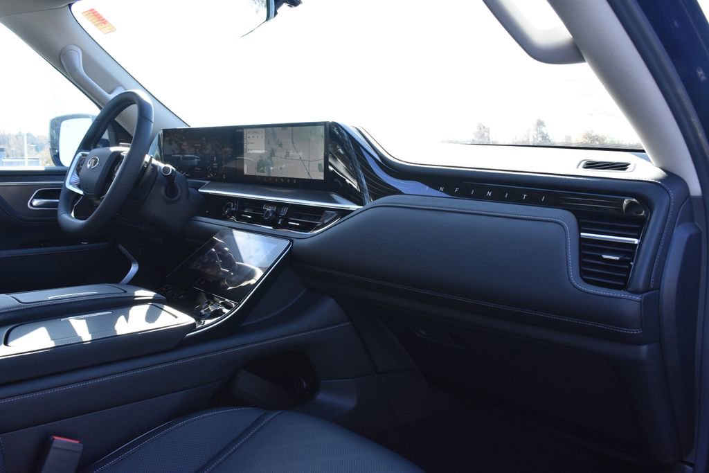 New 2025 INFINITI QX80 Luxe image 15