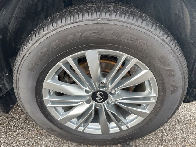 Used 2018 INFINITI QX80 4WD w/ Driver Assistance Package image 32