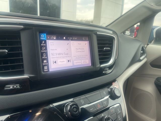 Used 2023 Chrysler Voyager LX image 29