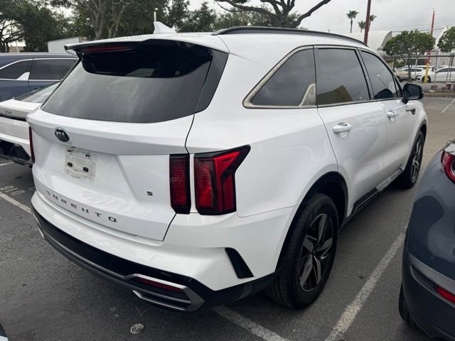 Certified 2021 Kia Sorento S w/ Panoramic Sunroof Package FWD image 2