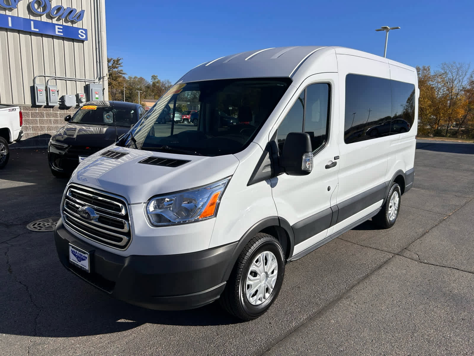Used 2019 Ford Transit 150 XLT image 7