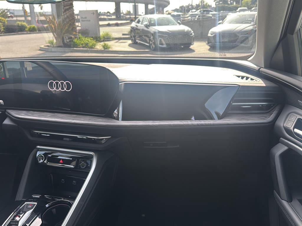 Certified 2025 Audi Q5 Premium Plus w/ Premium Plus image 11