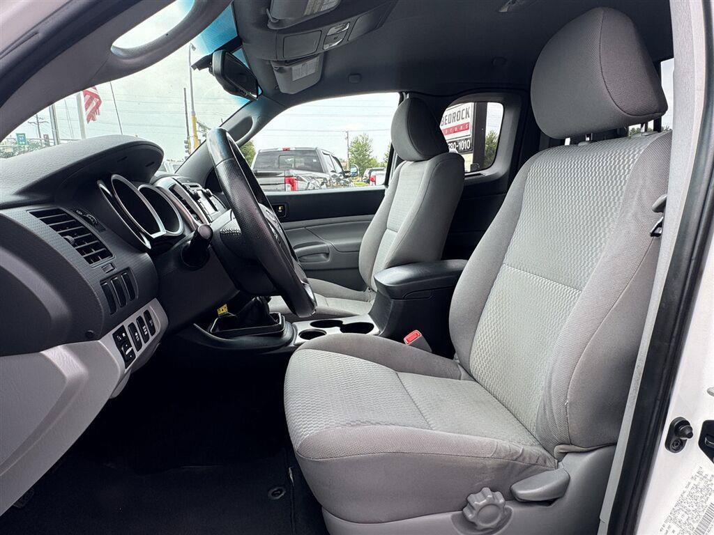 Used 2013 Toyota Tacoma 4x4 Access Cab w/ SR5 Pkg image 15
