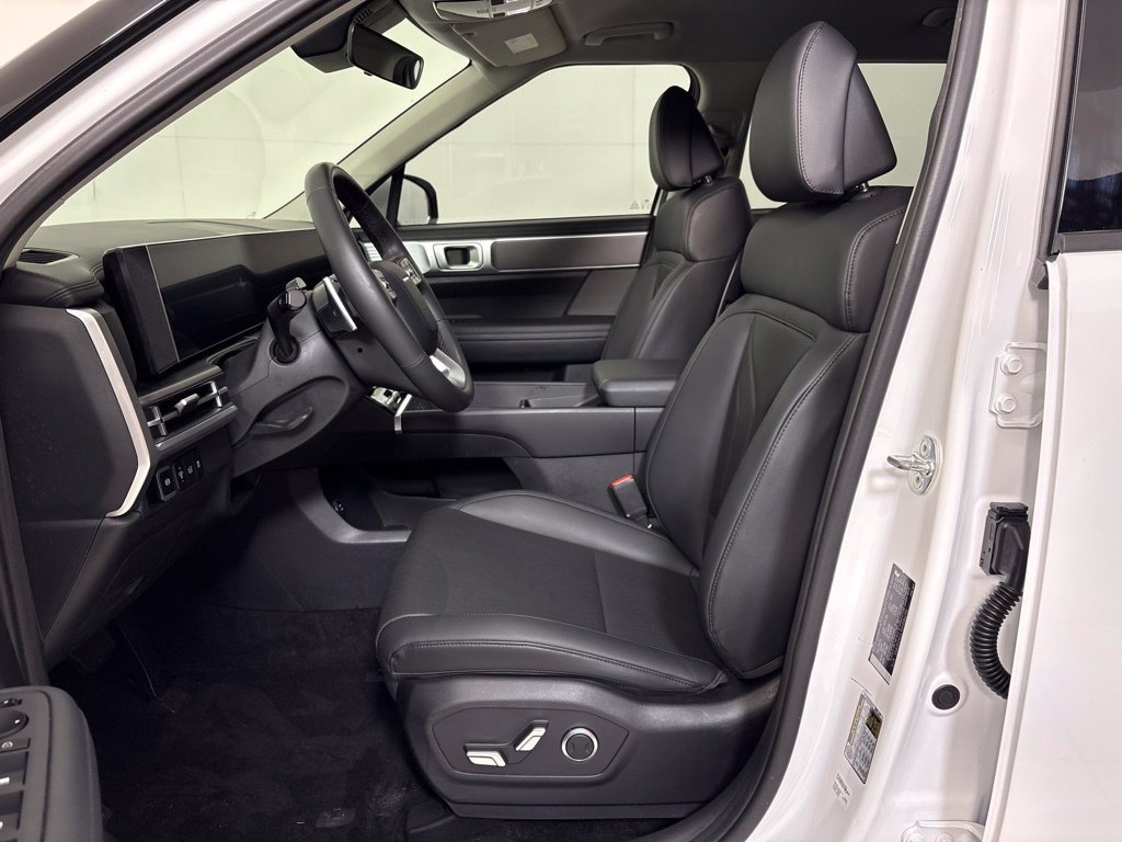 Used 2025 Hyundai Santa Fe SEL FWD image 14