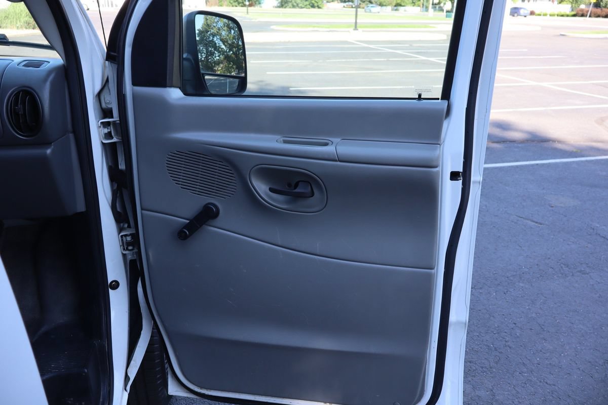 Used 2006 Ford E-250 and Econoline 250 RWD image 22