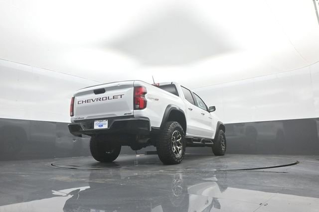 Used 2024 Chevrolet Colorado ZR2 w/ Safety Package AWD/4WD image 36