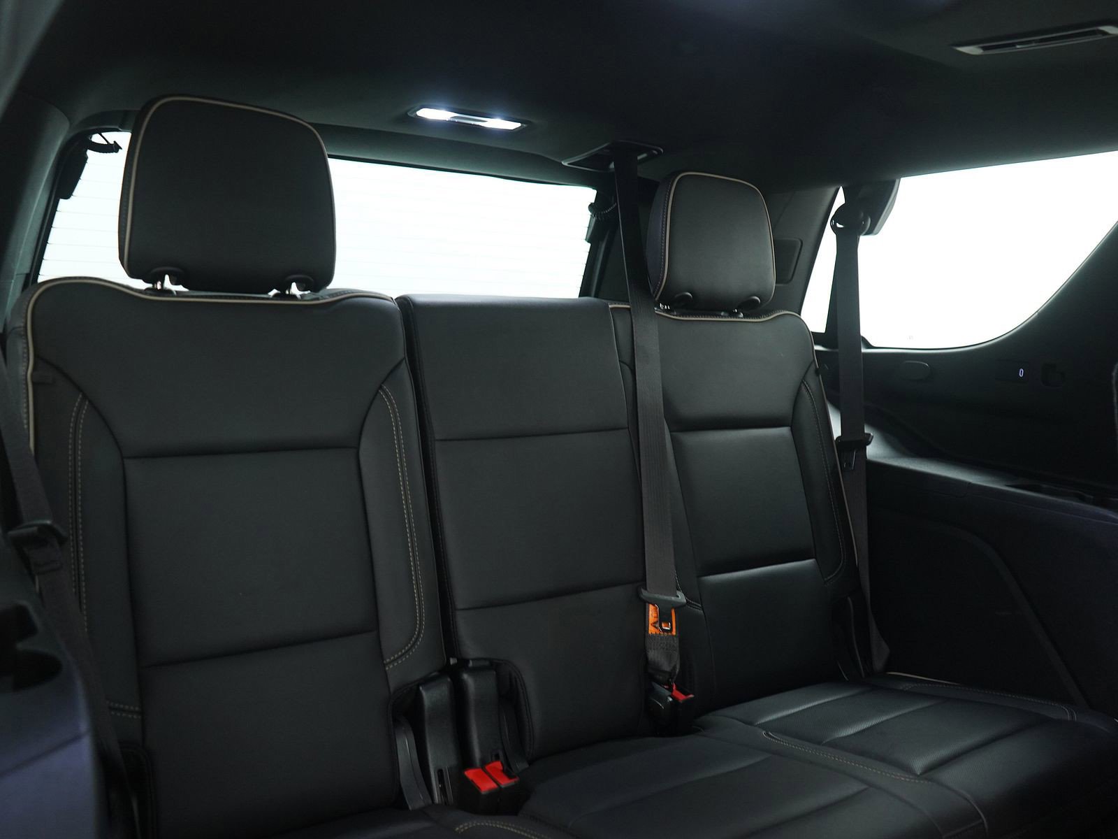 Used 2021 GMC Yukon SLT w/ SLT Premium Package image 13