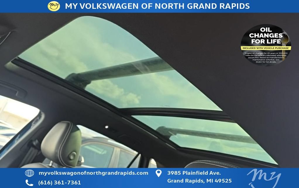 Used 2023 Volkswagen Atlas Cross Sport SEL R-Line AWD/4WD image 8