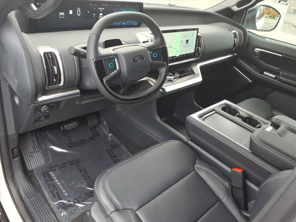 New 2025 Ford Expedition Platinum image 4