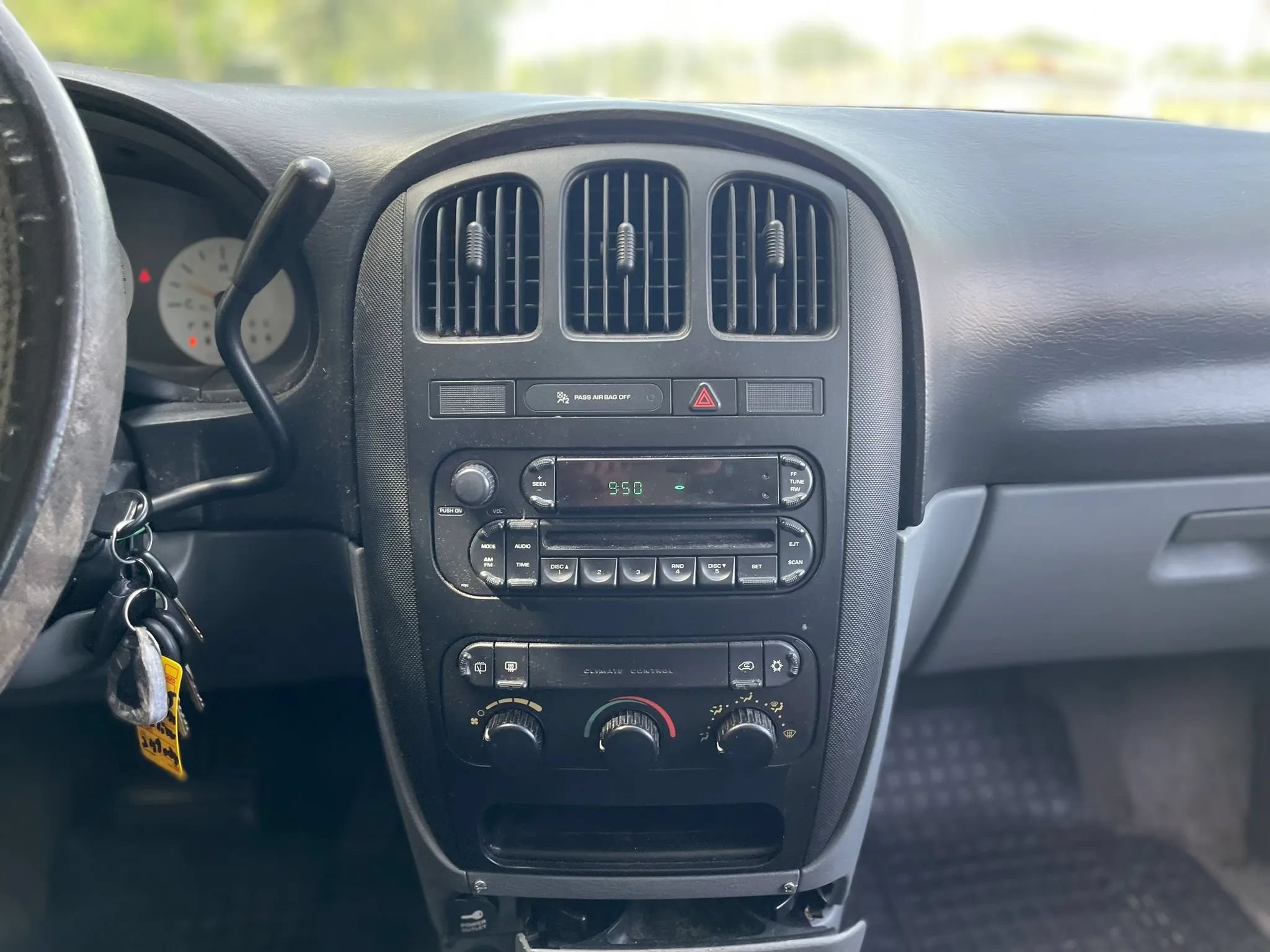 Used 2005 Dodge Caravan SE w/ Popular Equipment Group FWD image 14