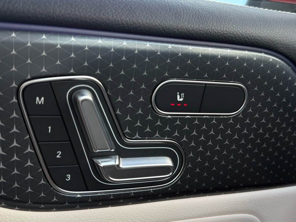 Used 2025 Mercedes-Benz GLB 250 image 25