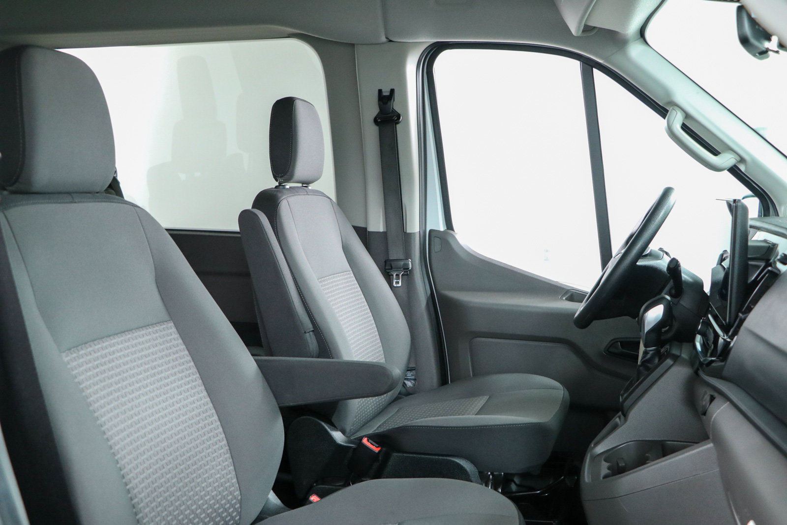 Used 2025 Ford Transit 350 XLT RWD image 25