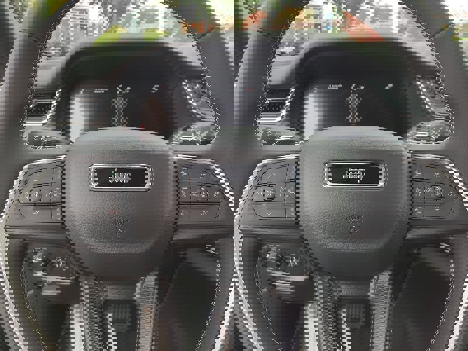 New 2025 Jeep Grand Cherokee Altitude w/ Trailer Tow Package image 23