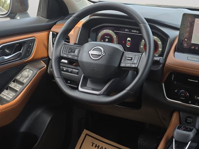 Used 2025 Nissan Rogue Platinum w/ Platinum Premium Package image 19