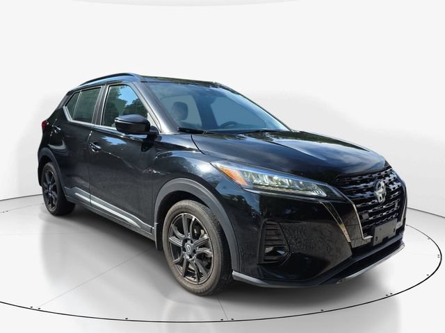 Used 2023 Nissan Kicks SR w/ Interior Electronics Package FWD image 3