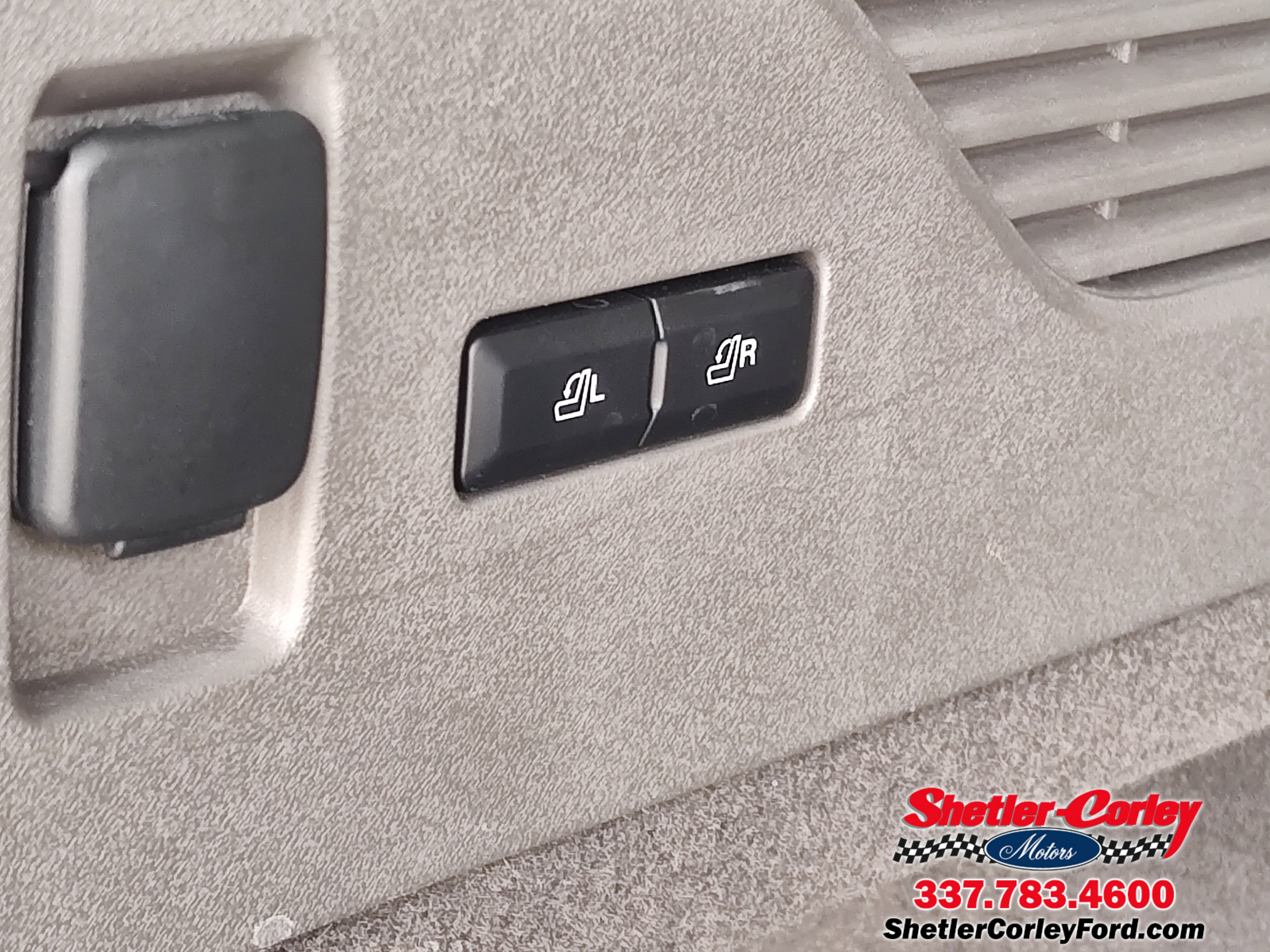 Used 2024 Lincoln Nautilus Premier image 8