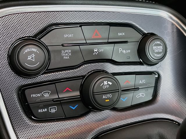 Used 2016 Dodge Challenger R/T Scat Pack w/ Leather Interior Group RWD image 16