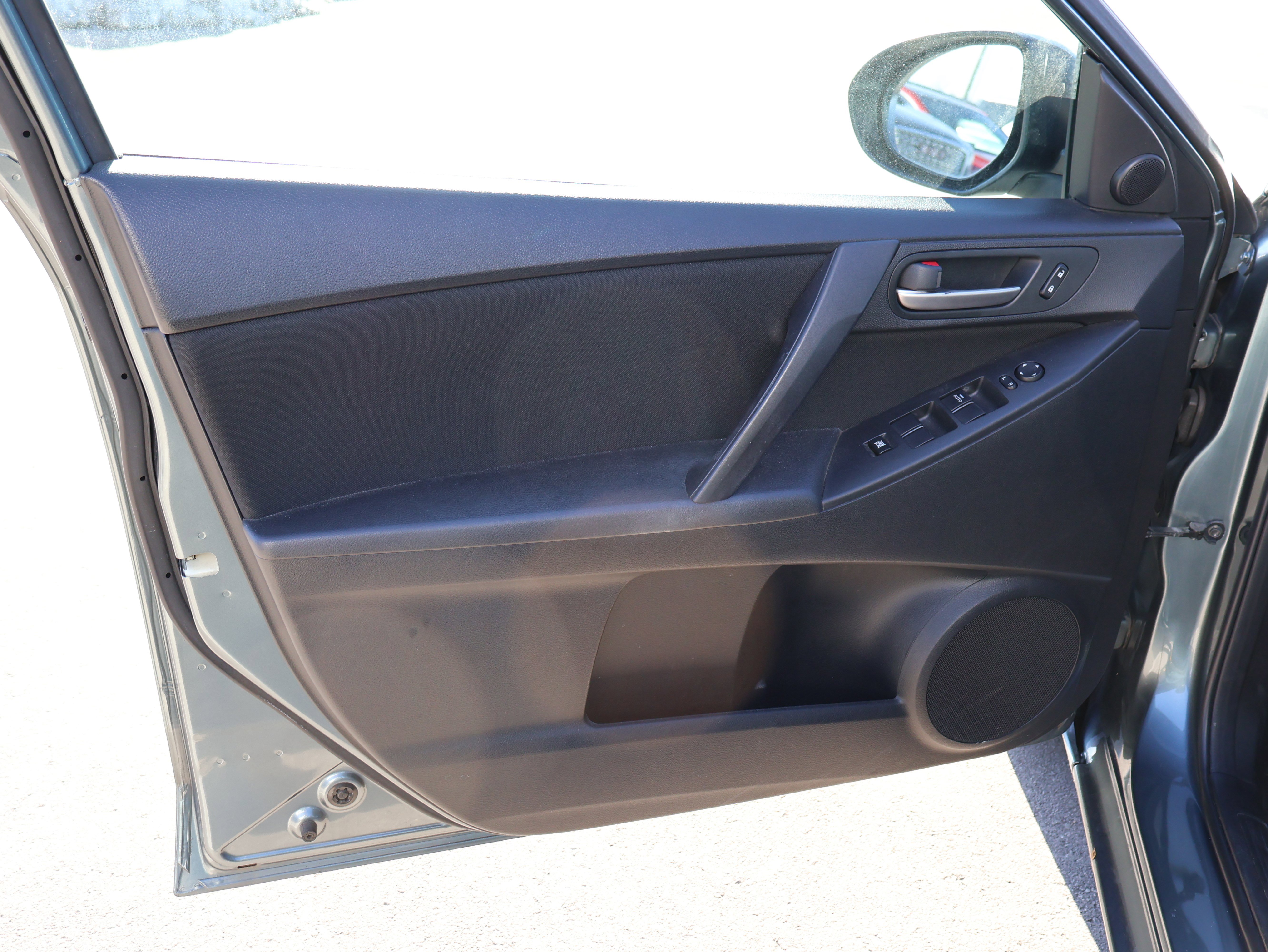 Used 2012 MAZDA MAZDA3 i Touring image 20