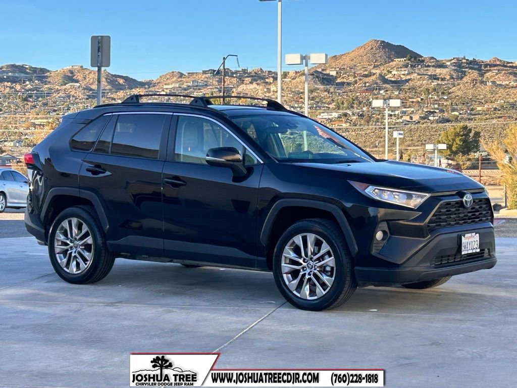Used 2021 Toyota RAV4 XLE Premium image 1