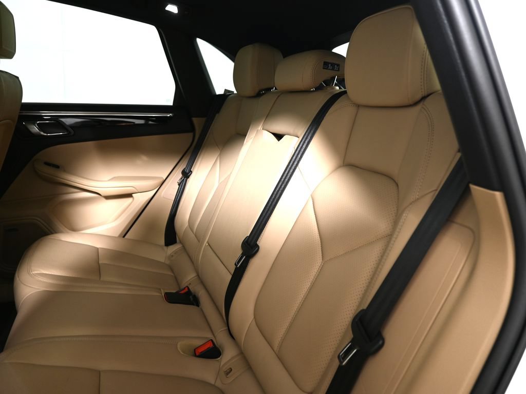 New 2026 Porsche Macan AWD/4WD image 38