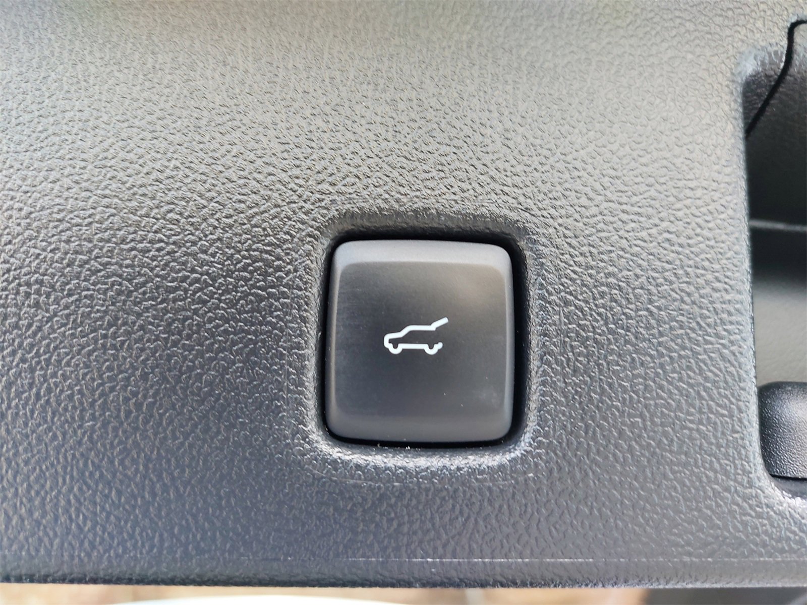 Used 2022 Ford Escape SEL image 13