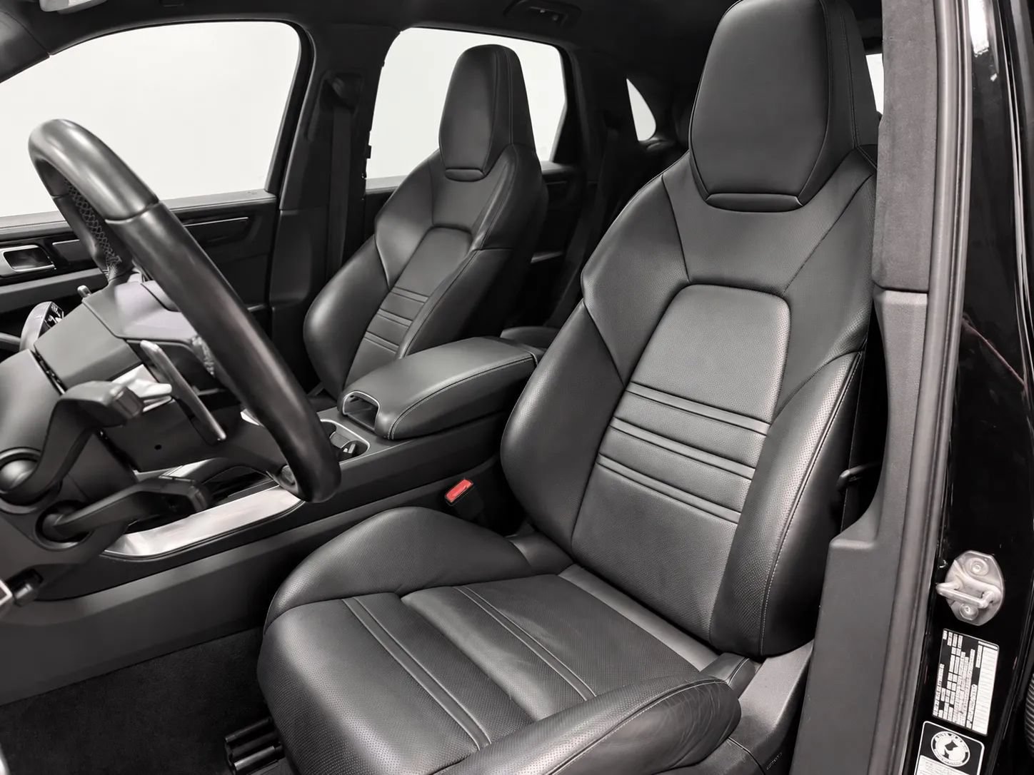 Used 2020 Porsche Cayenne Turbo AWD/4WD image 12