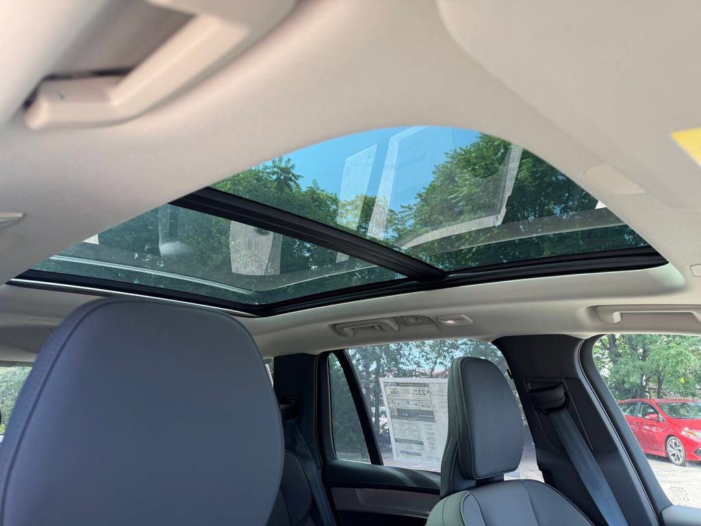 New 2026 Volvo XC90 B6 Plus w/ Protection Package Premier AWD/4WD image 10