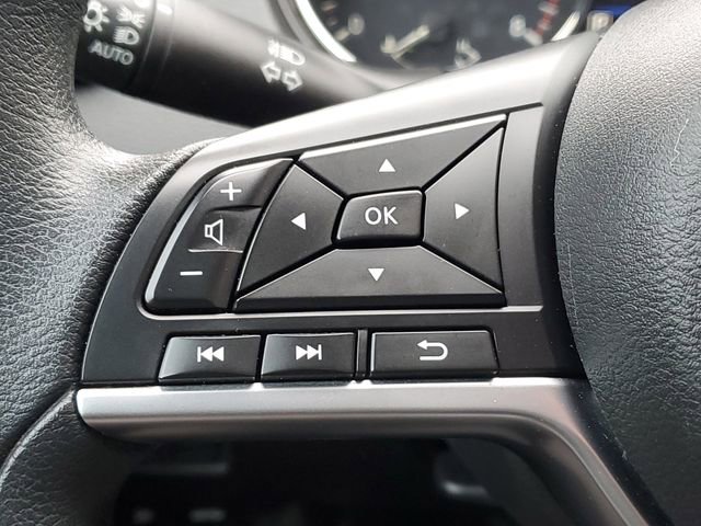 Used 2021 Nissan Rogue Sport S image 11