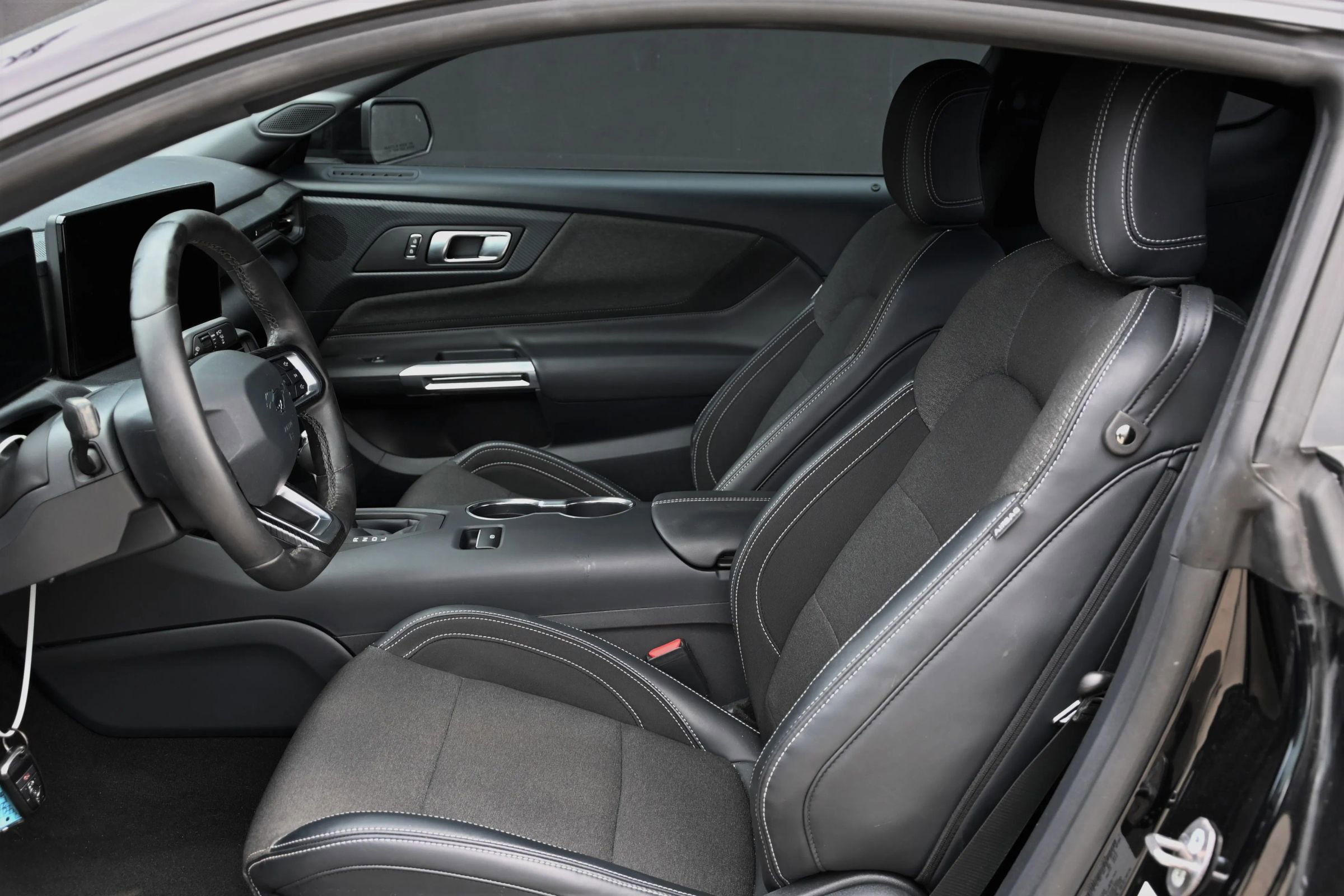 Used 2024 Ford Mustang Coupe image 17