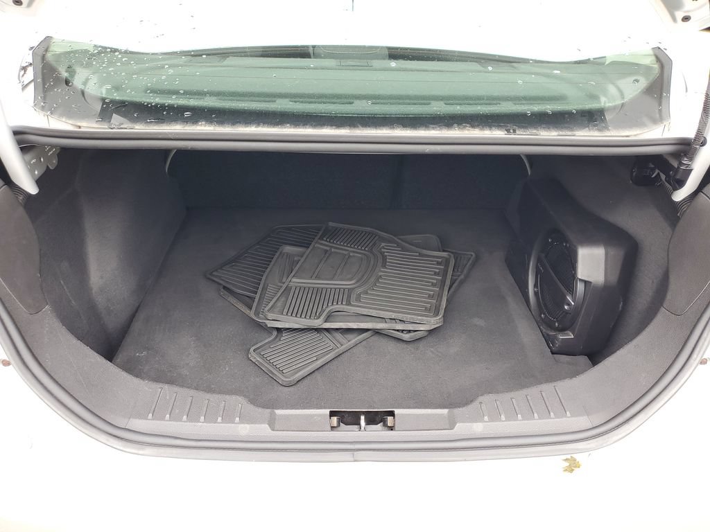 Used 2018 Ford Focus SEL w/ Cold Weather Package FWD image 7