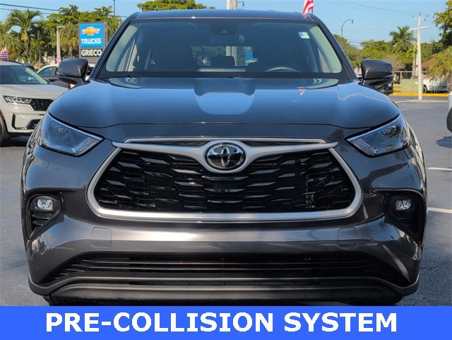Used 2024 Toyota Highlander LE image 2