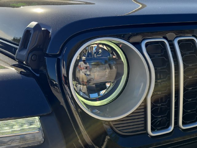 New 2026 Jeep Wrangler Unlimited Sahara AWD/4WD image 7