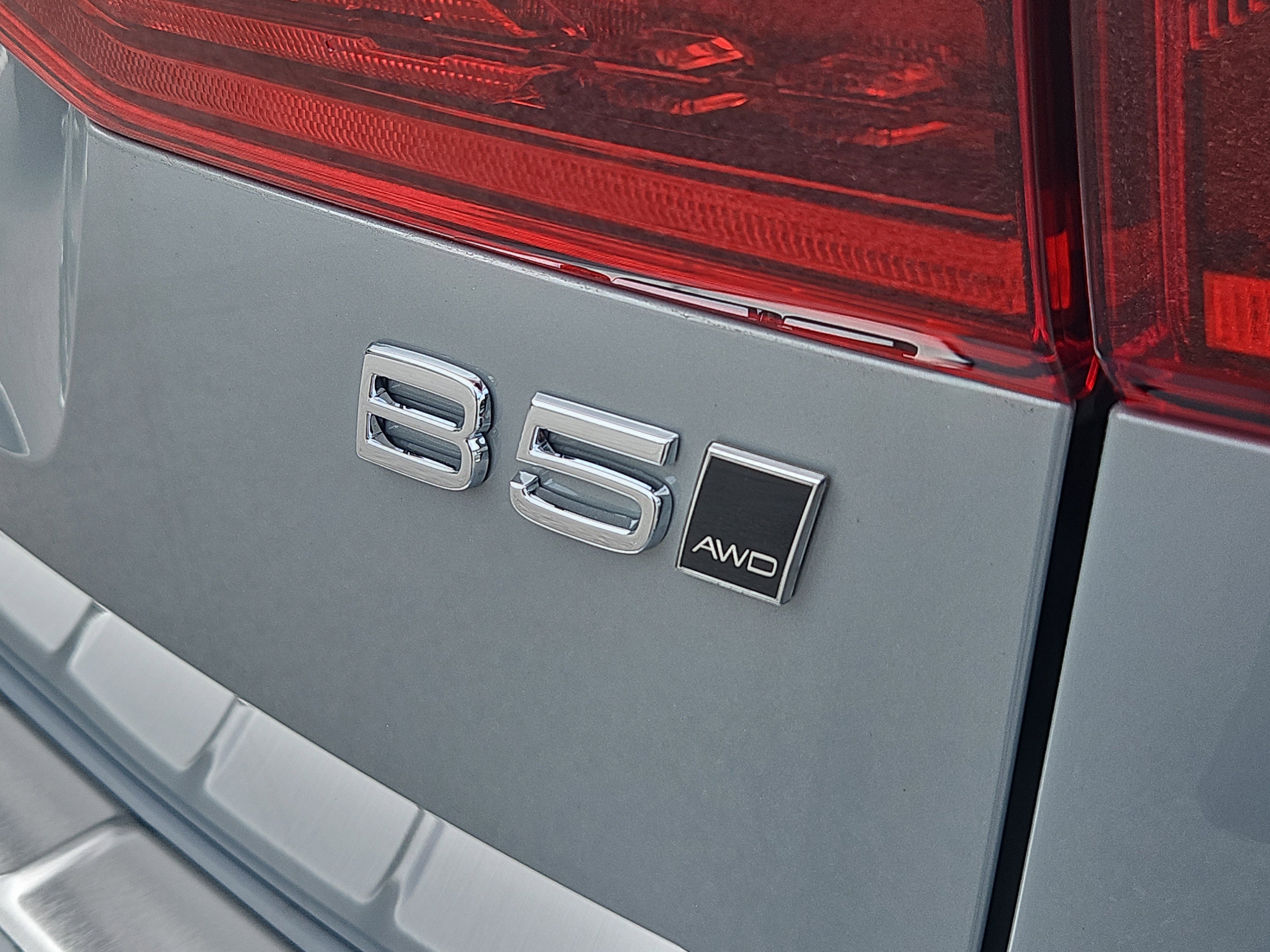 New 2026 Volvo XC60 B5 Ultra w/ Protection Package Premier image 4