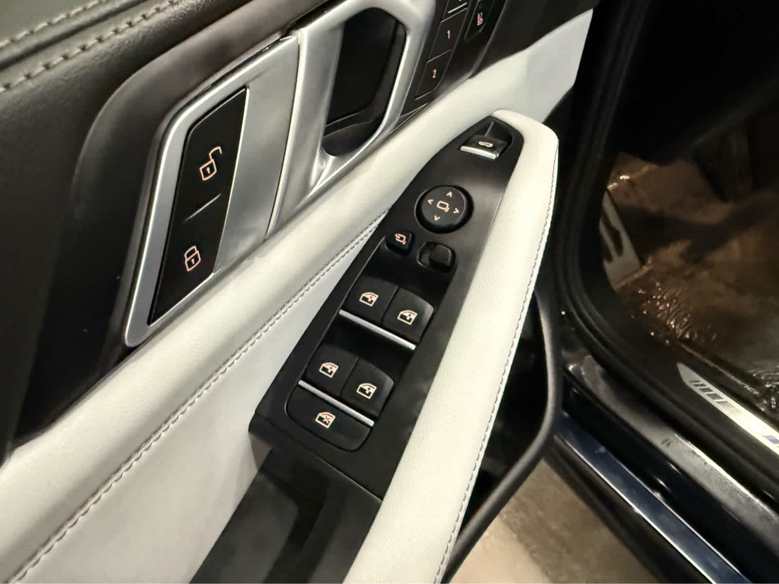 Used 2025 BMW X5 M60i w/ Climate Comfort Package AWD/4WD image 18